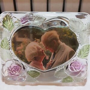 Heart-Shaped Glass Photo Frame with Floral Design